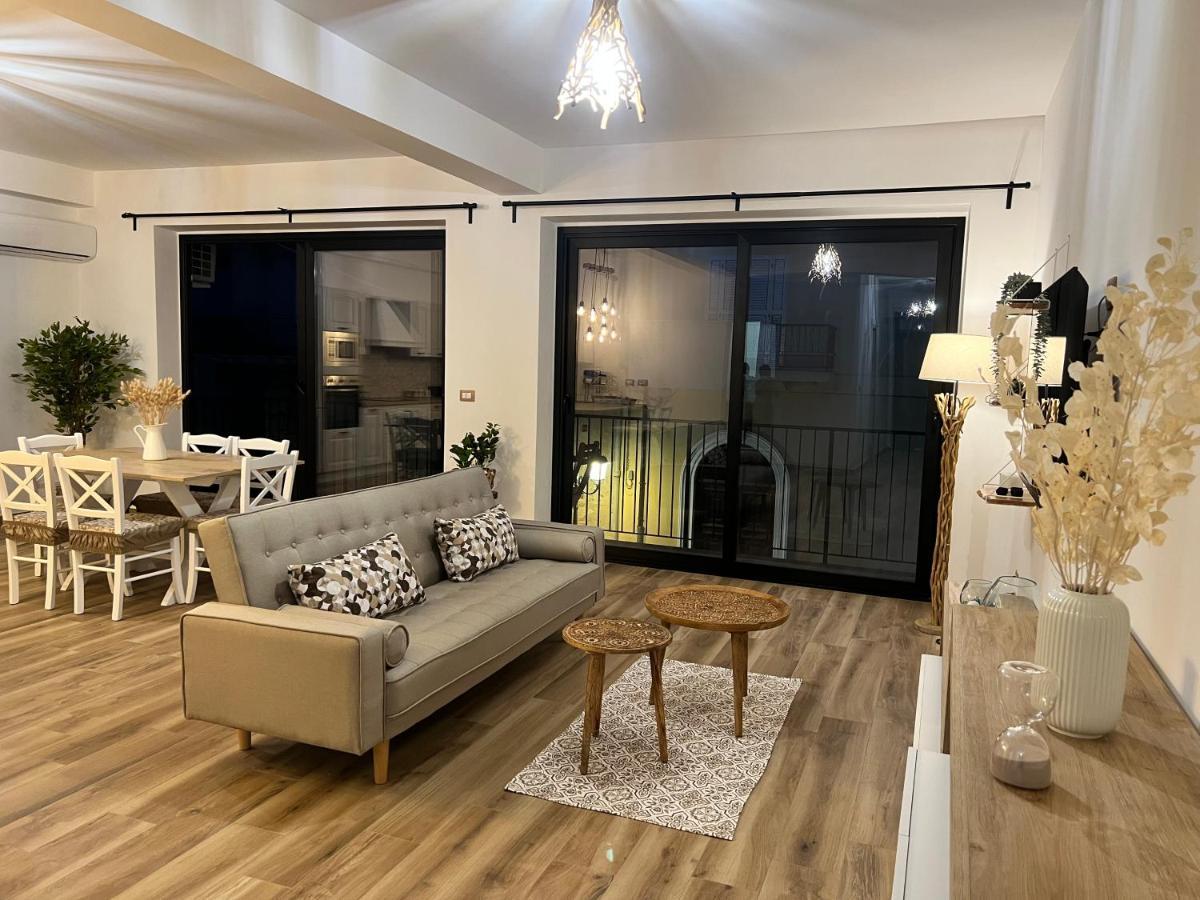 Al Vicolo Stretto Apartment Brancaleone Marina Ngoại thất bức ảnh