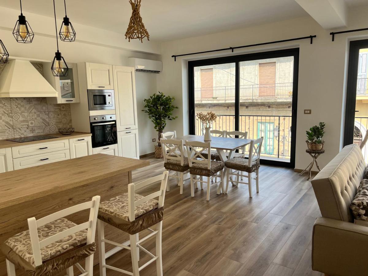 Al Vicolo Stretto Apartment Brancaleone Marina Ngoại thất bức ảnh