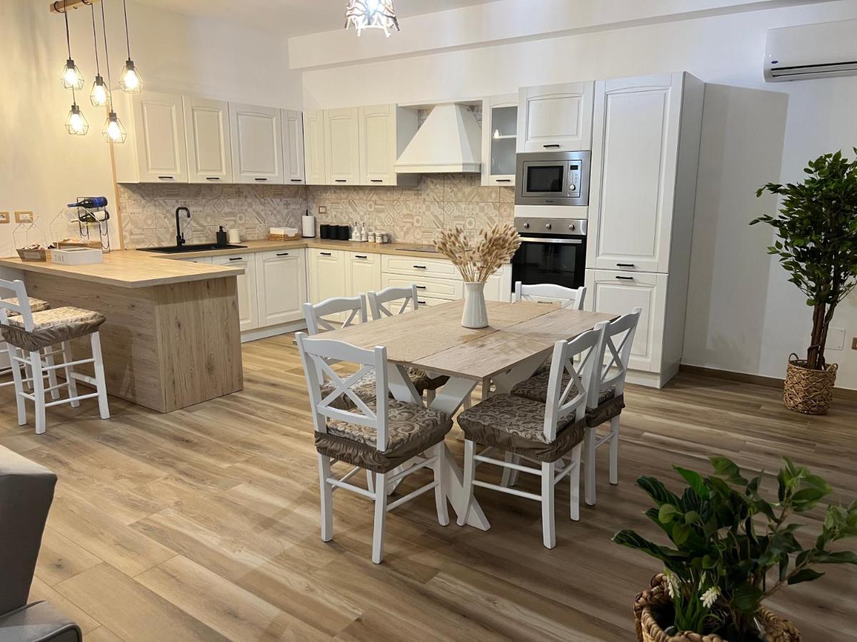 Al Vicolo Stretto Apartment Brancaleone Marina Ngoại thất bức ảnh