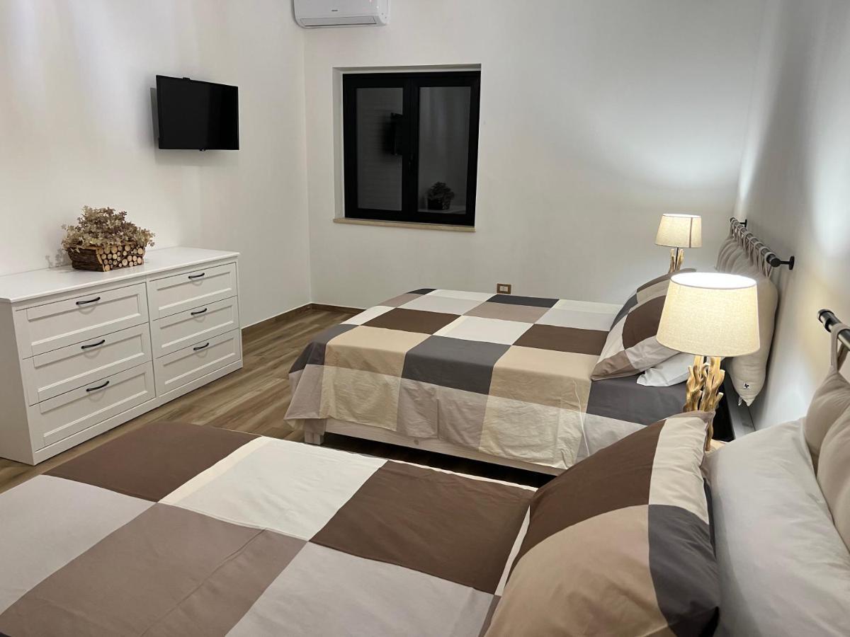 Al Vicolo Stretto Apartment Brancaleone Marina Ngoại thất bức ảnh