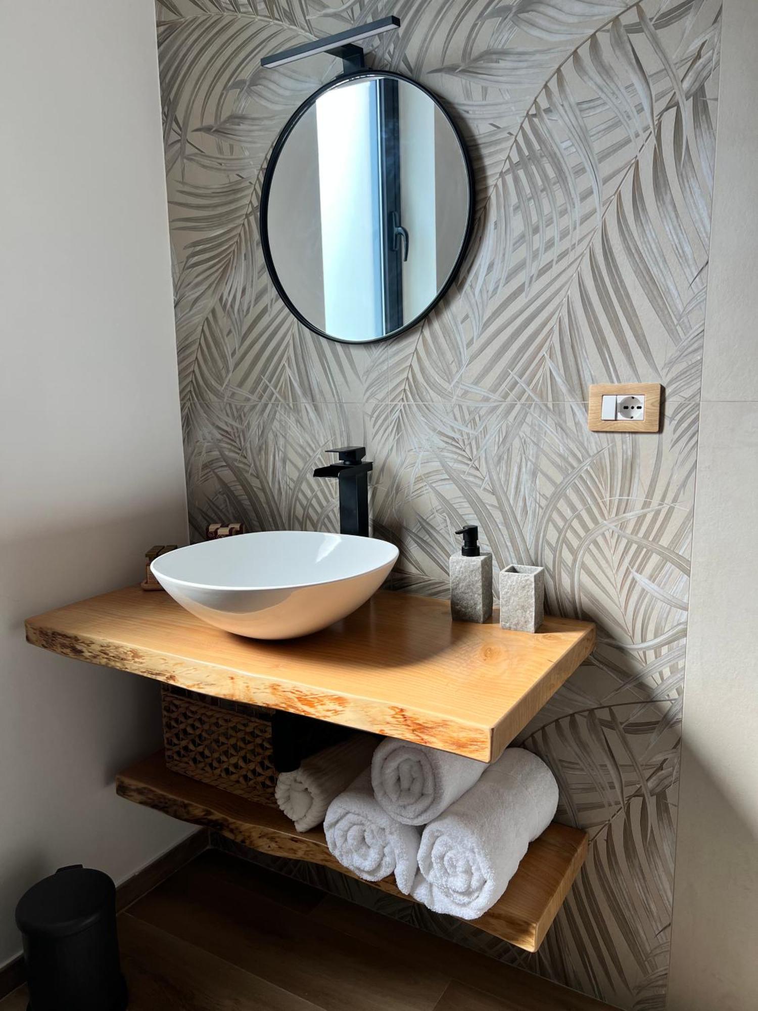 Al Vicolo Stretto Apartment Brancaleone Marina Ngoại thất bức ảnh